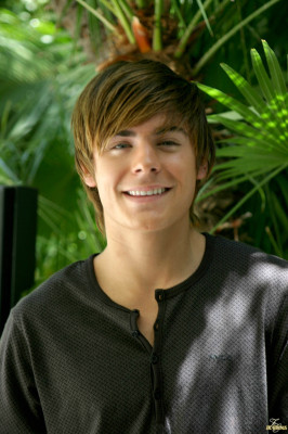 photo 24 in Zac Efron gallery [id881914] 2016-10-08 00:00:00